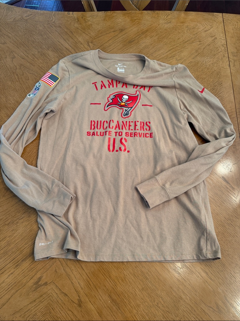 Nike Tampa Bay Buccaneers Salute to Service Long-Sleeve Shirt - Tan